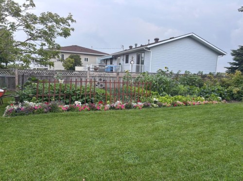 426 9 Street, Beiseker, AB - Outdoor