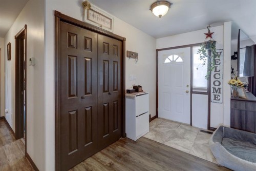 426 9 Street, Beiseker, AB - Indoor Photo Showing Other Room