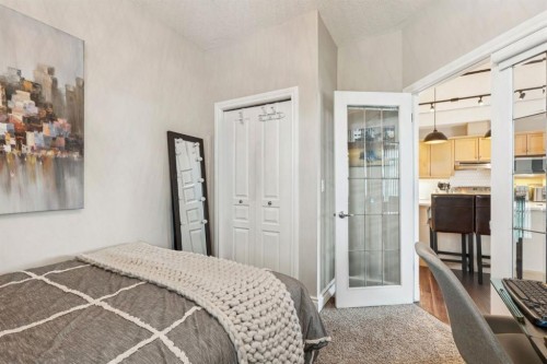 305-4 14 Street Nw, Calgary, AB - Indoor Photo Showing Bedroom