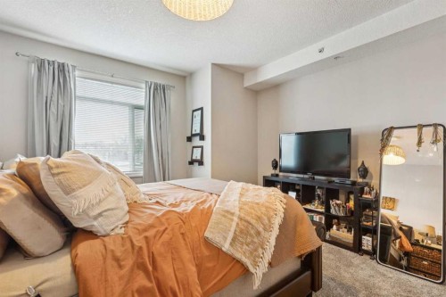 305-4 14 Street Nw, Calgary, AB - Indoor Photo Showing Bedroom