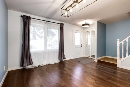 17 Sunvale Crescent Se, Calgary, AB - Indoor Photo Showing Other Room