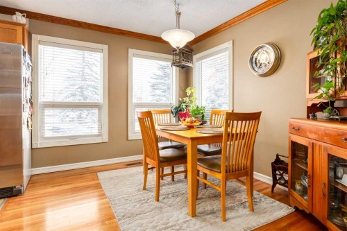 21 Midridge Green Se, Calgary, AB - Indoor Photo Showing Dining Room
