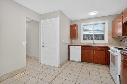 34 Marbank Place Ne, Calgary, AB - Indoor Photo Showing Kitchen