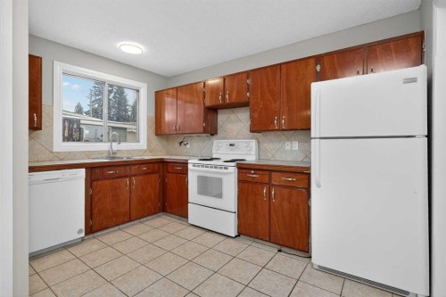 34 Marbank Place Ne, Calgary, AB - Indoor Photo Showing Kitchen