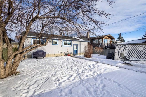 380 Maddock Crescent Ne, Calgary, AB - Outdoor