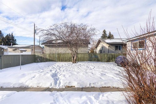 380 Maddock Crescent Ne, Calgary, AB - Outdoor