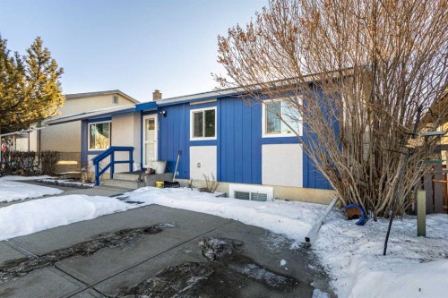 380 Maddock Crescent Ne, Calgary, AB - Outdoor