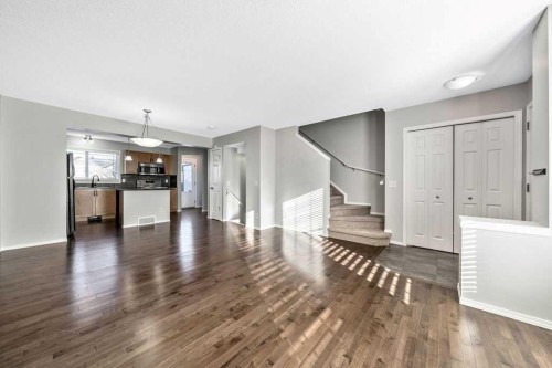 123 Elgin Meadows View Se, Calgary, AB - Indoor Photo Showing Living Room