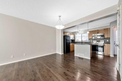 123 Elgin Meadows View Se, Calgary, AB - Indoor Photo Showing Kitchen