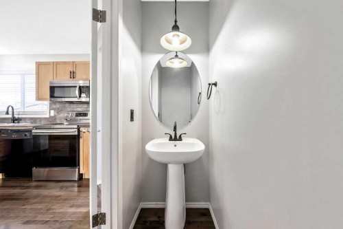 123 Elgin Meadows View Se, Calgary, AB - Indoor Photo Showing Bathroom