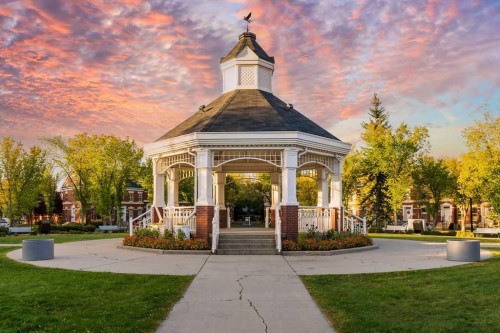 123 Elgin Meadows View Se, Calgary, AB - Outdoor With Backyard