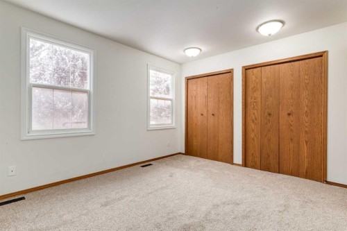 60 Bedford Circle Ne, Calgary, AB - Indoor Photo Showing Other Room