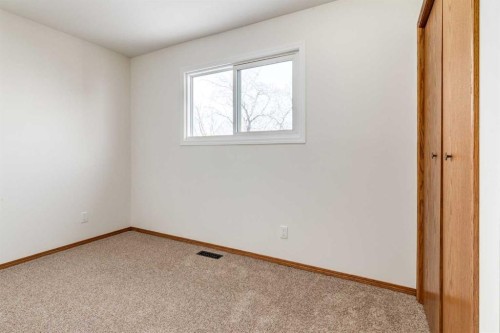 60 Bedford Circle Ne, Calgary, AB - Indoor Photo Showing Other Room