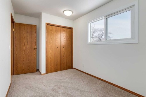 60 Bedford Circle Ne, Calgary, AB - Indoor Photo Showing Other Room