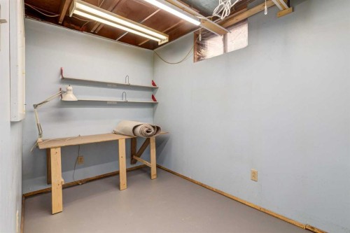 60 Bedford Circle Ne, Calgary, AB - Indoor Photo Showing Other Room