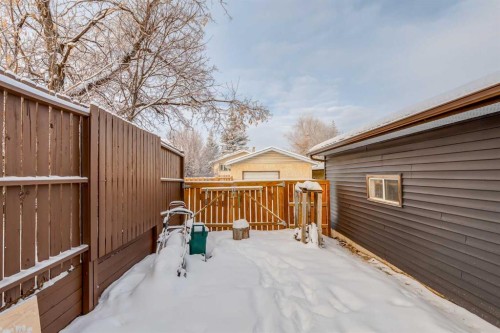60 Bedford Circle Ne, Calgary, AB - Outdoor With Exterior