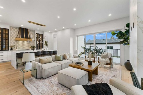 725 18 Avenue Nw, Calgary, AB - Indoor Photo Showing Living Room