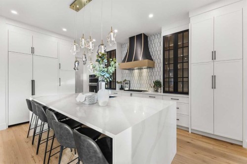 725 18 Avenue Nw, Calgary, AB - Indoor