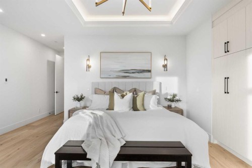 725 18 Avenue Nw, Calgary, AB - Indoor Photo Showing Bedroom