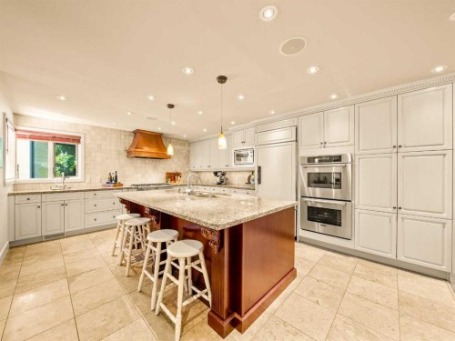 2716 Carleton Street Sw, Calgary, AB - Indoor Photo Showing Kitchen With Upgraded Kitchen