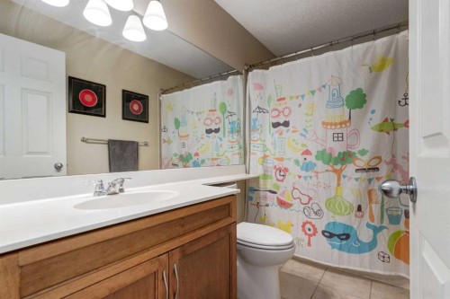 227 Tuscany Glen Park Nw, Calgary, AB - Indoor Photo Showing Bathroom