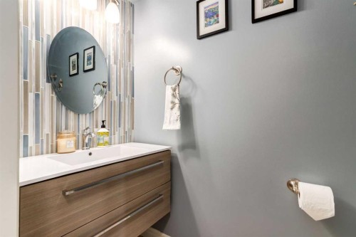 227 Tuscany Glen Park Nw, Calgary, AB - Indoor Photo Showing Bathroom