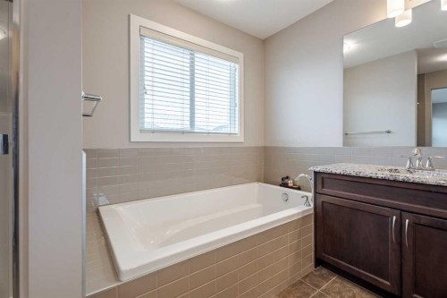 355 Evanston Way Nw, Calgary, AB - Indoor Photo Showing Bathroom