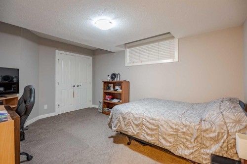 355 Evanston Way Nw, Calgary, AB - Indoor Photo Showing Bedroom