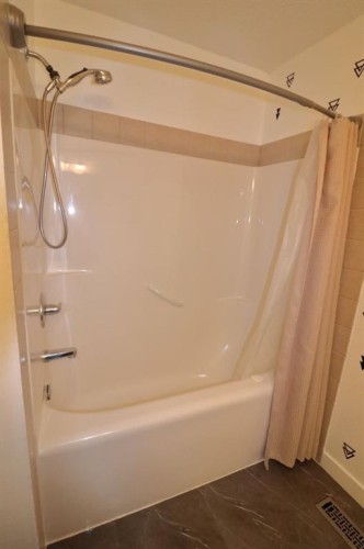 656 Cranston Drive Se, Calgary, AB - Indoor Photo Showing Bathroom