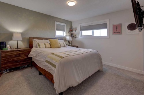 1601 Chinook Gate Drive Sw, Airdrie, AB - Indoor Photo Showing Bedroom