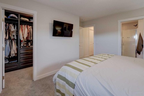 1601 Chinook Gate Drive Sw, Airdrie, AB - Indoor Photo Showing Bedroom