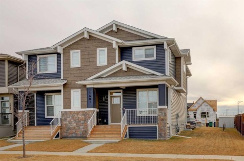 1601 Chinook Gate Drive Sw, Airdrie, AB - Outdoor With Facade