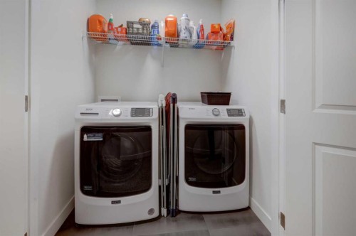 1601 Chinook Gate Drive Sw, Airdrie, AB - Indoor Photo Showing Laundry Room