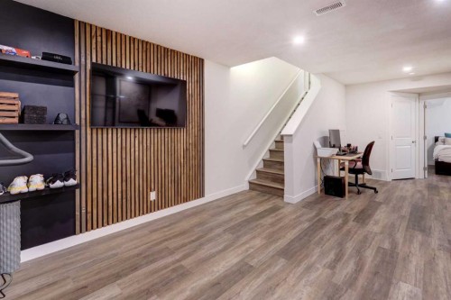 1601 Chinook Gate Drive Sw, Airdrie, AB - Indoor Photo Showing Other Room