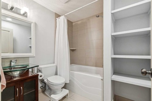 305 Tuscany Vista Road Nw, Calgary, AB - Indoor Photo Showing Bathroom