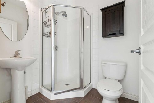 15-117 Rockyledge View Nw, Calgary, AB - Indoor Photo Showing Bathroom