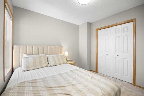 11 Citadel Meadow Crescent Nw, Calgary, AB - Indoor Photo Showing Bedroom