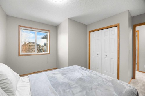 11 Citadel Meadow Crescent Nw, Calgary, AB - Indoor Photo Showing Bedroom