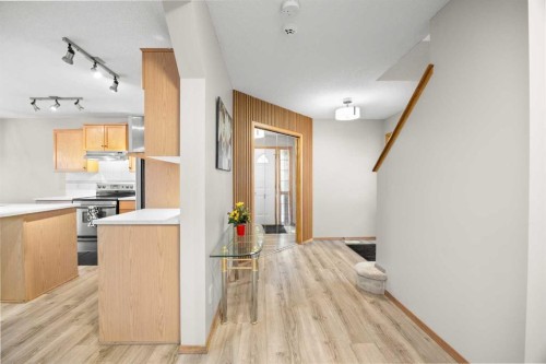 11 Citadel Meadow Crescent Nw, Calgary, AB - Indoor Photo Showing Kitchen