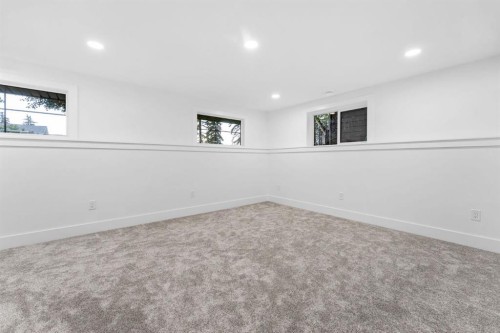 10404 Maplemont Road Se, Calgary, AB - Indoor Photo Showing Other Room