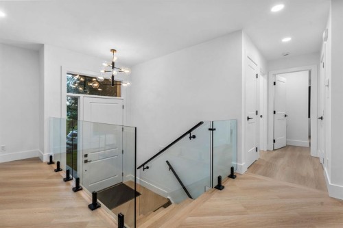 10404 Maplemont Road Se, Calgary, AB - Indoor Photo Showing Other Room