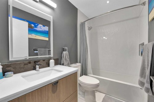 210 Copperstone Grove Se, Calgary, AB - Indoor Photo Showing Bathroom