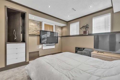 210 Copperstone Grove Se, Calgary, AB - Indoor Photo Showing Bedroom