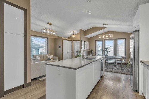 210 Copperstone Grove Se, Calgary, AB - Indoor Photo Showing Kitchen