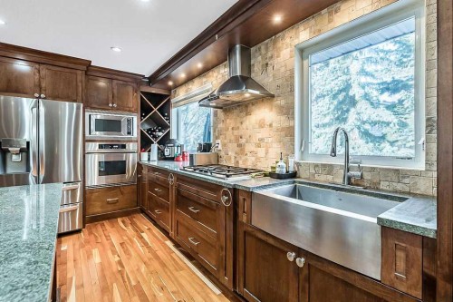 804 Varsity Estates Place Nw, Calgary, AB - Indoor Photo Showing Kitchen