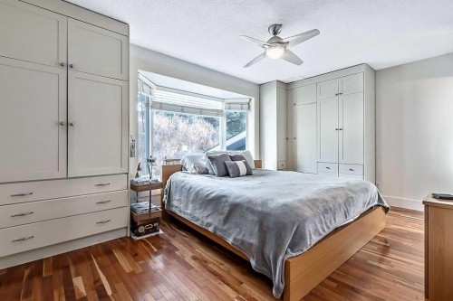 804 Varsity Estates Place Nw, Calgary, AB - Indoor Photo Showing Bedroom