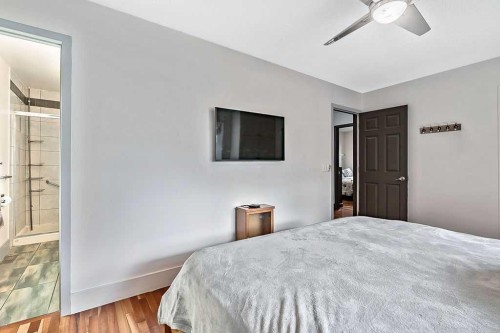 804 Varsity Estates Place Nw, Calgary, AB - Indoor Photo Showing Bedroom