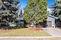 804 Varsity Estates Place NW Calgary, AB T3B 3X3