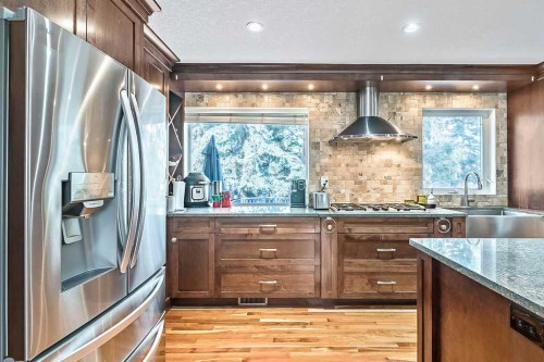 804 Varsity Estates Place Nw, Calgary, AB - Indoor Photo Showing Kitchen With Upgraded Kitchen