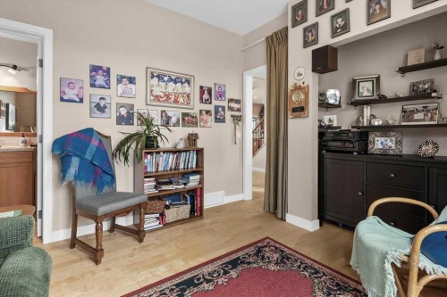 4504 70 Street Nw, Calgary, AB - Indoor